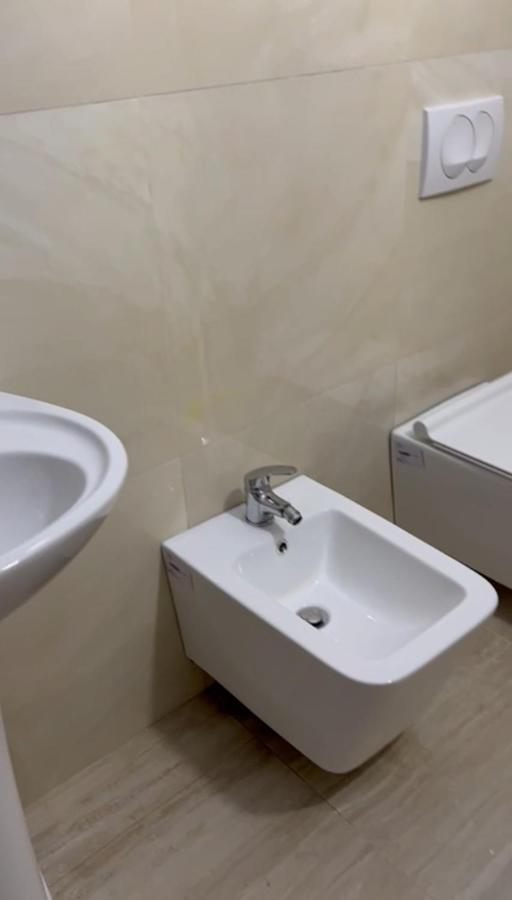 Guest House Andersoni Dhoma Plazhi Andersoni Shen Ded Gjoni Ngoại thất bức ảnh